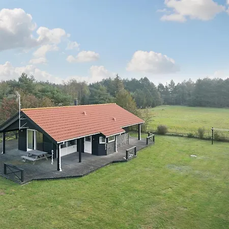 Holiday home Allie - 150m From The Sea By Interhome