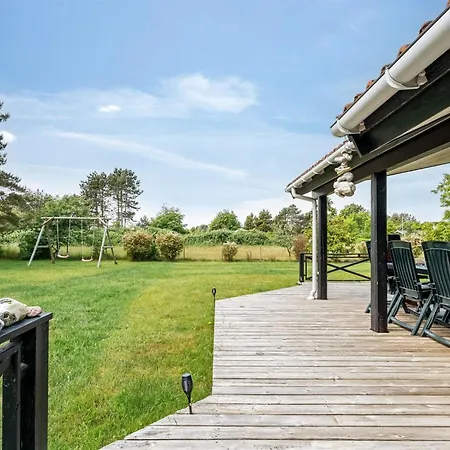 Allie - 150m From The Sea By Interhome