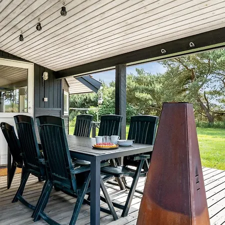 Allie - 150m From The Sea By Interhome *