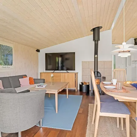 Holiday home Allie - 150m From The Sea By Interhome *