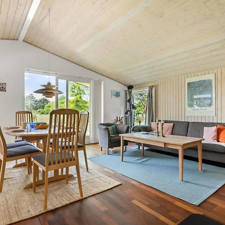 Allie - 150m From The Sea By Interhome *